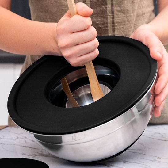 Bol de râpe pour carottes utilisée mélanger