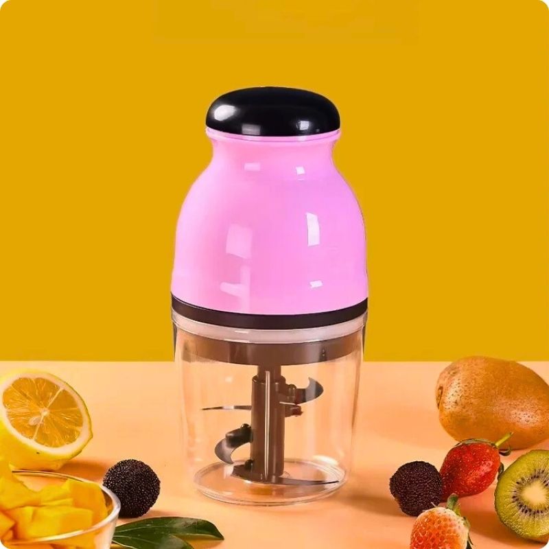 Hachoir électrique posé sur table