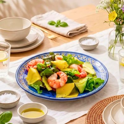Salade Avocat, Crevettes et Mangue : la Recette Fraîche et Élégante Prête en 15 Minutes