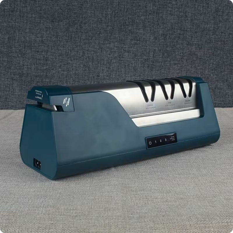 aiguiseur à couteau electrique aiguise chef posé sur une table