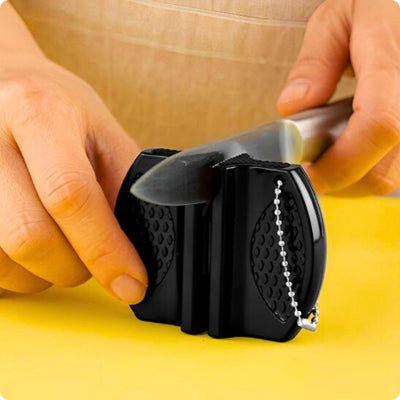 aiguiseur de couteau mini affut'ine aiguise un couteau