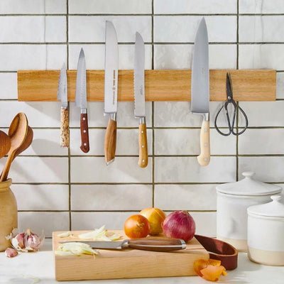 barre aimantée pour couteaux magnetiboisine dessus planche