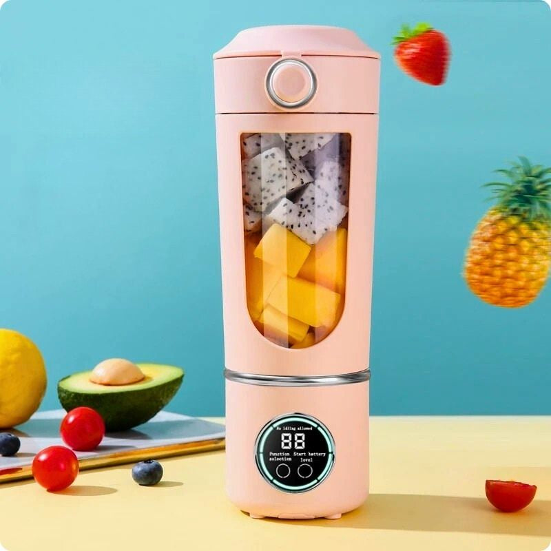 Blender smoothie beige posé sur table