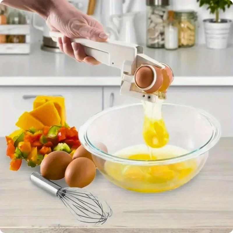 casse oeuf confot'ine utilisé pour casser un oeuf sur un cul de poule
