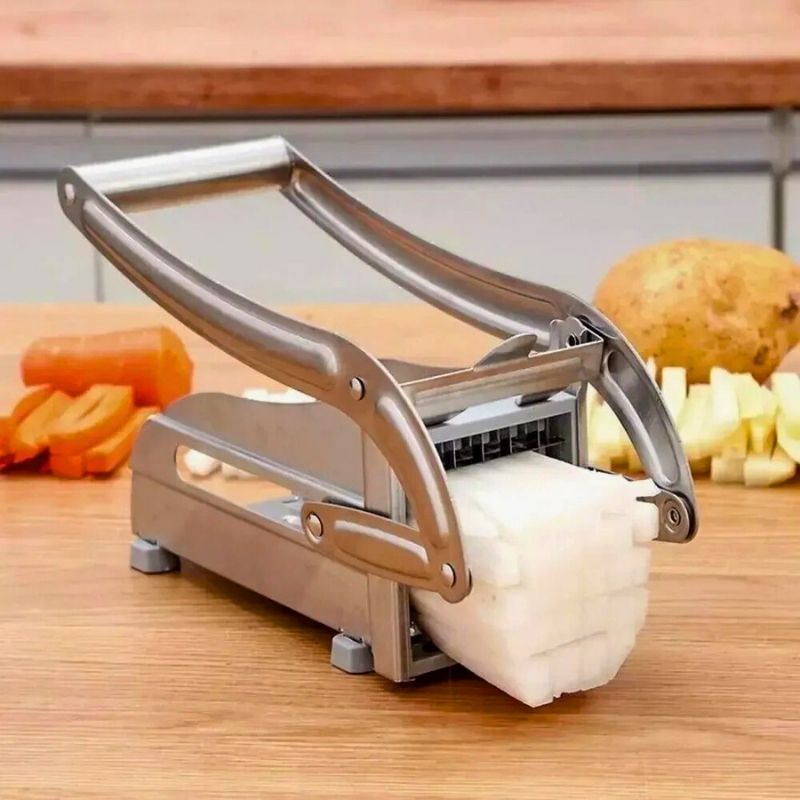 coupe frites professionnel design avec des frites qui sortent de l'appareil