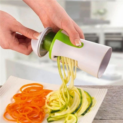 coupe legumes en spirale spiraline fait des filameent de légumes en sécurite