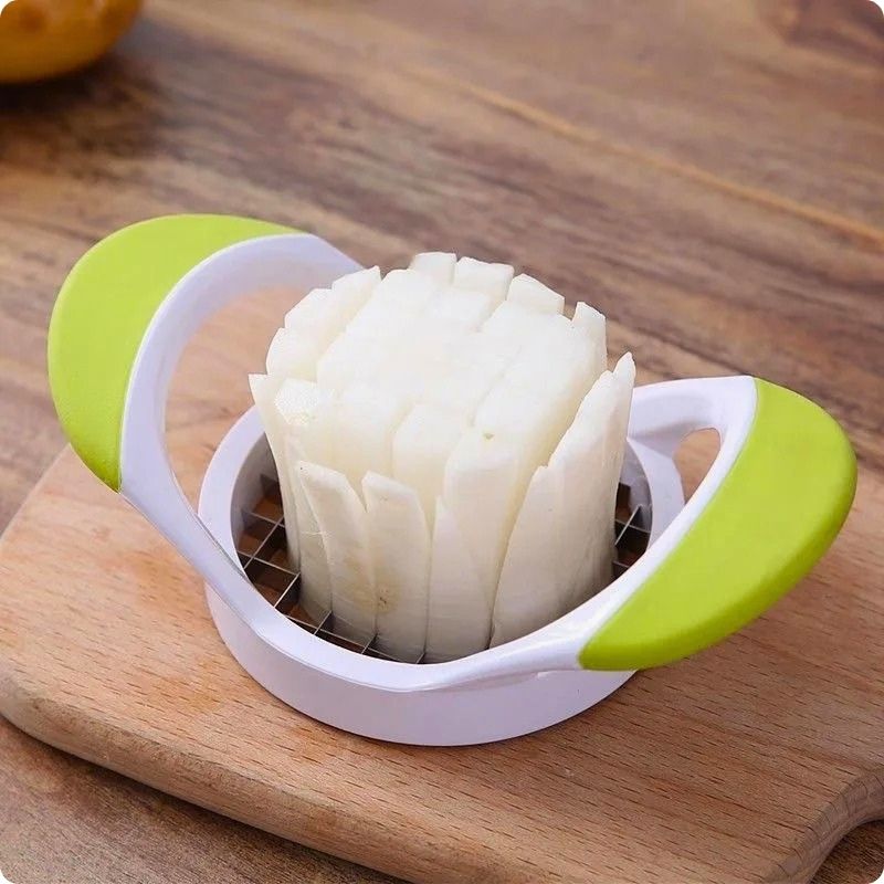 Coupe légumes manuel legumion'ine coupant des frites de pommes de terre