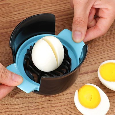 Coupe oeuf dur utilisé pour couper en deux un oeuf