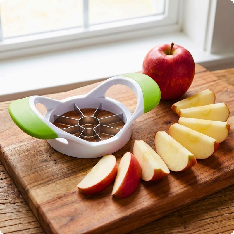 coupe pomme secur slic'ine vert sur plateau