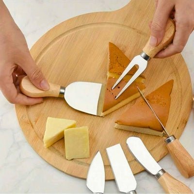 couteaux à fromage setfromag'ine coupe un gateau au fromage