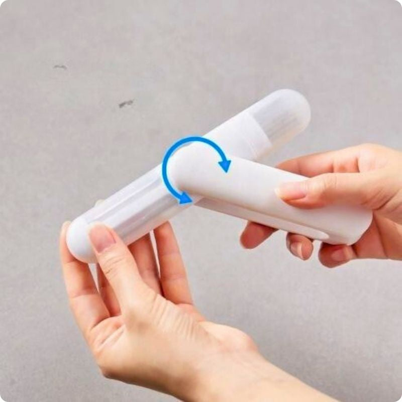 Couteau économe avec système pivot actionné