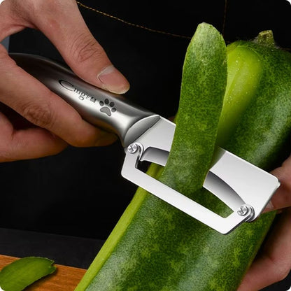 épluche econome utilisé pour éplucher un concombre