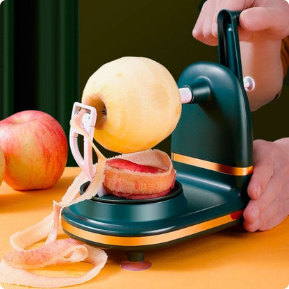 éplucheuse à pomme avec pomme épluchée sur broche.