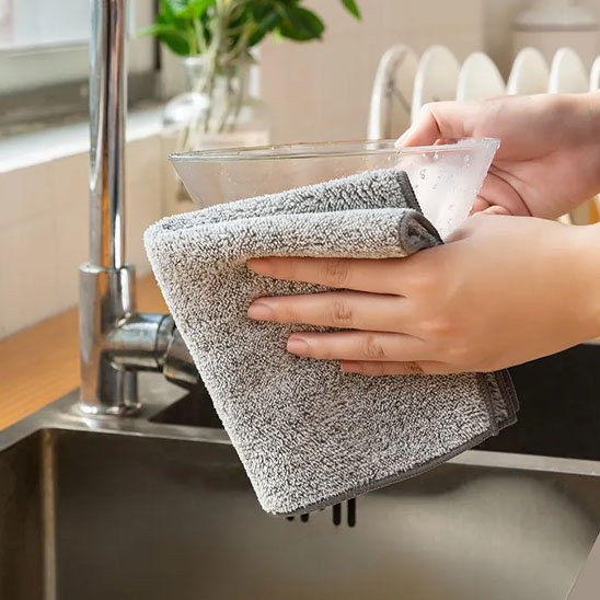 Essuie main passé sous l'eau