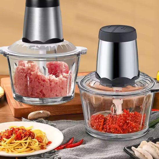 Hachoir à viande électrique dans une cuisine