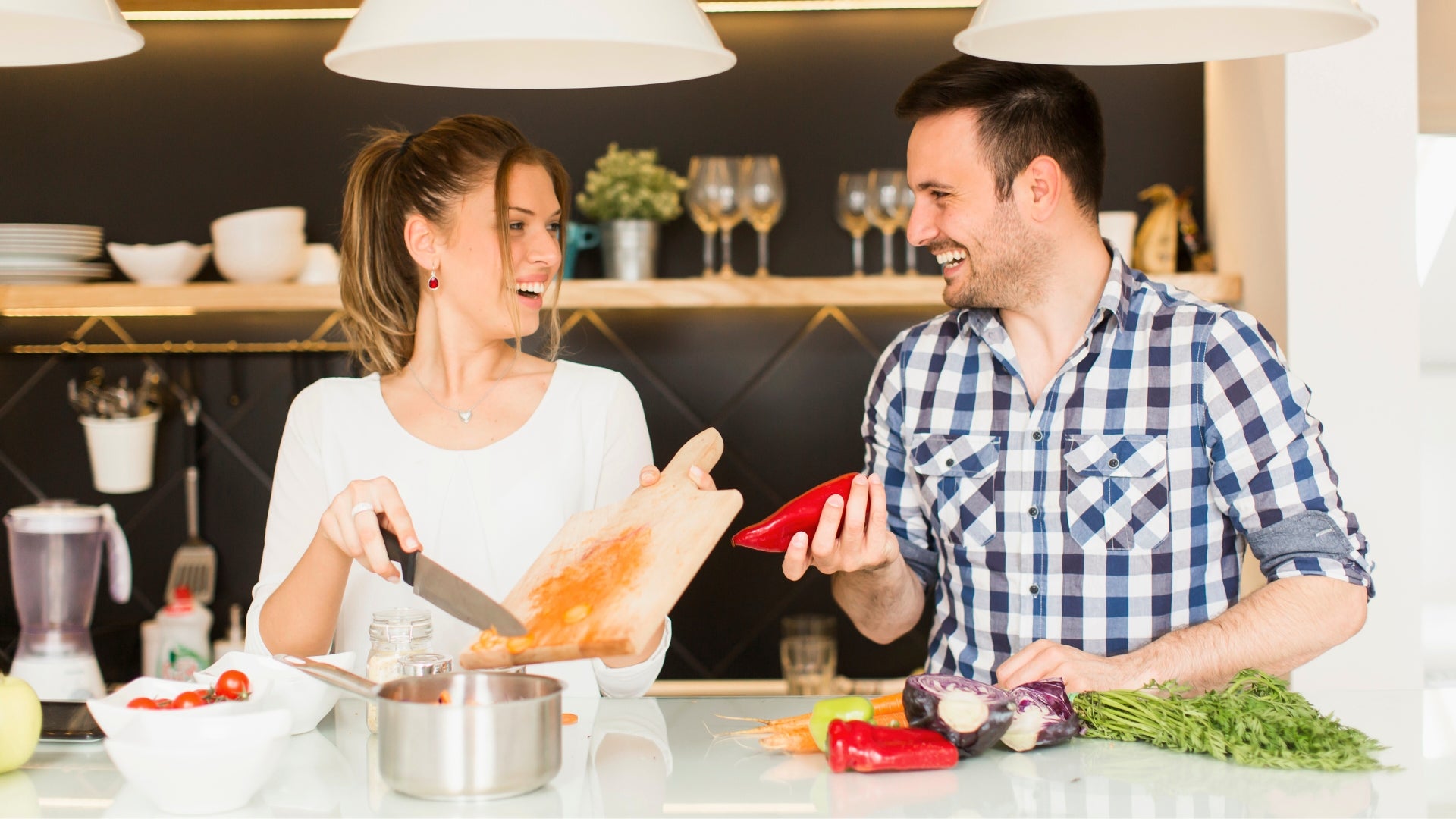 ma-cuisine-ideale-couple-heureux