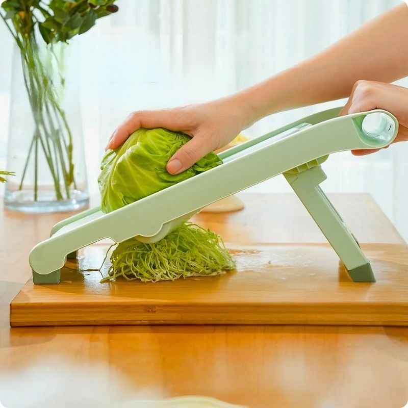 Mandoline japonaise coupe un chou