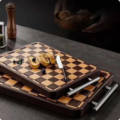 Planche a decouper damier posée l'une sur l'autre