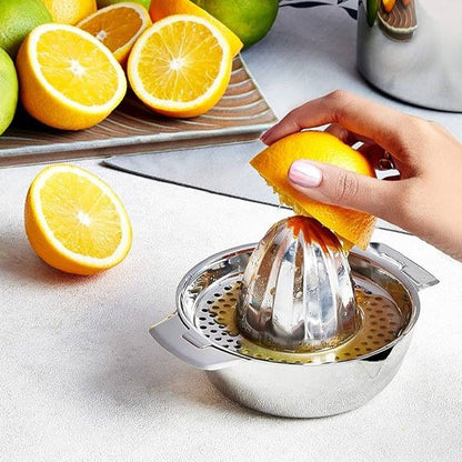 Presse agrumes utilisé pour presser une orange