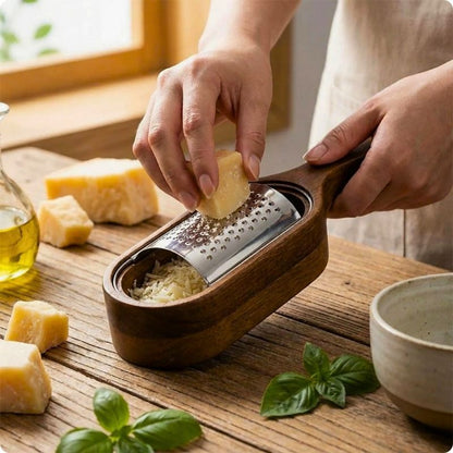 râpe à fromage orig'ine râpe du fromage sur une table